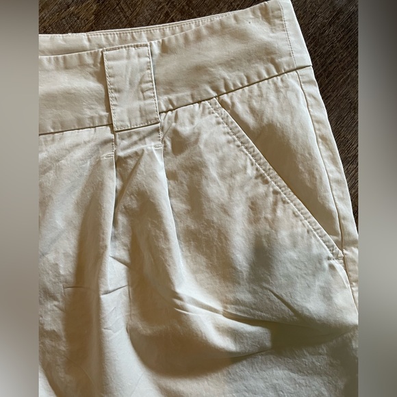 Madison 100% Cotton Shorts Pleated cuffed with Pockets Size 14 Cream - Picture 5 of 6